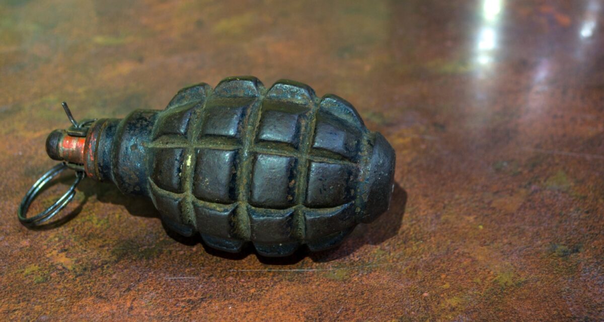 Ζαχάρω: Ανακάλυψε χειροβομβίδα στο οικόπεδό του κατά τη διάρκεια εργασιών
