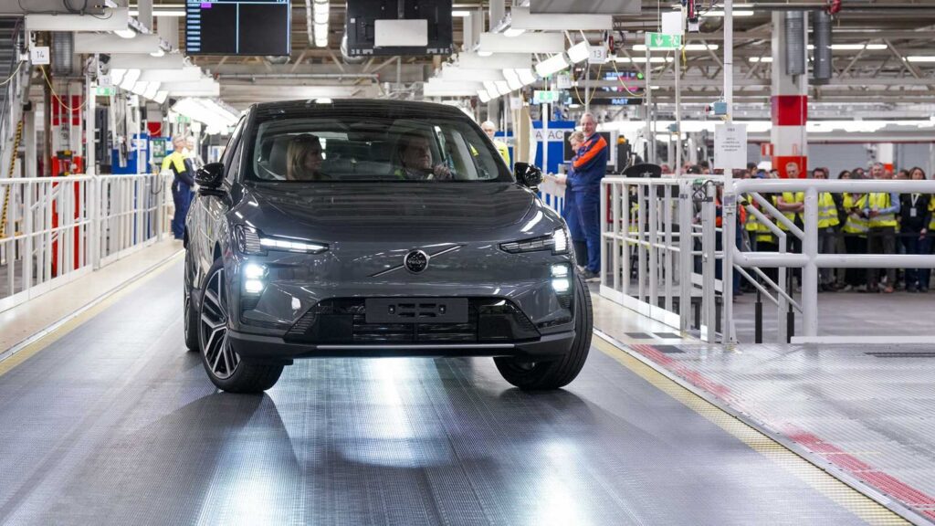 Ξεκινά η παραγωγή του Volvo EX60