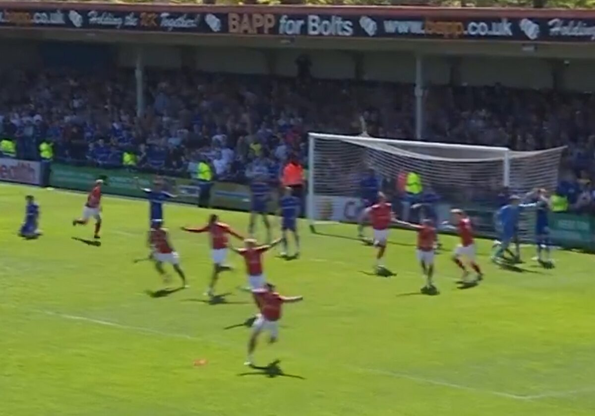 Αδιανόητο φινάλε σε ματς για την άνοδο στη League Two της Αγγλίας: Η Γιορκ πανηγύρισε με γκολ στο 13ο λεπτό των καθυστερήσεων