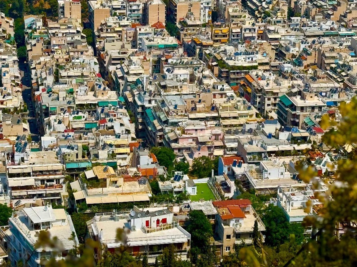 Η PREMIA εξαγόρασε 34 ακίνητα αξίας 49 εκατ. ευρώ από την Τράπεζα Πειραιώς – Όλες οι λεπτομέρειες της συμφωνίας