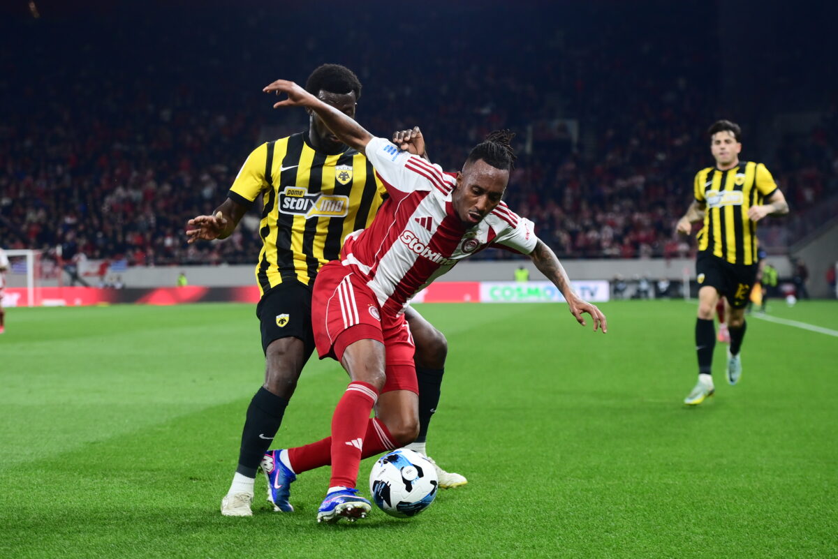 Ολυμπιακός – ΑΕΚ 0-1: «Κιτρινόμαυρη κυριαρχία» στο Φάληρο με Κοϊτά και προβάδισμα τίτλου από την έναρξη των playoffs της Super League