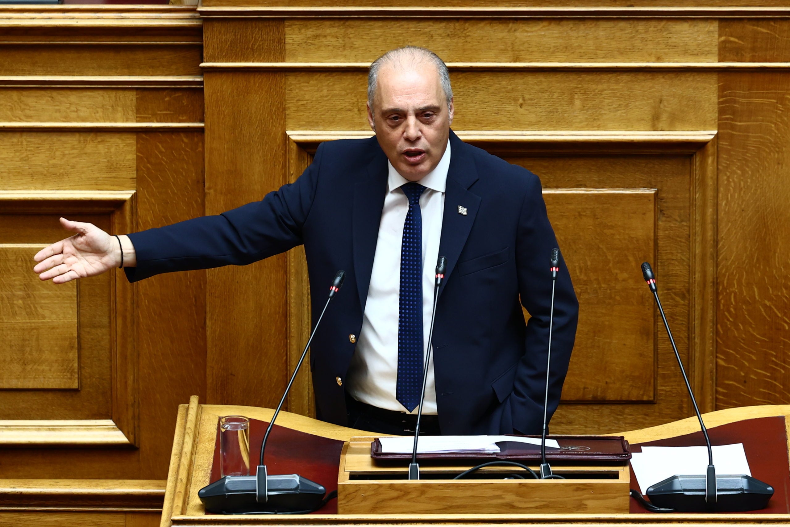 Βελόπουλος: Απύθμενο θράσος οι δηλώσεις των «άεργων» πολιτικών την Πρωτομαγιά