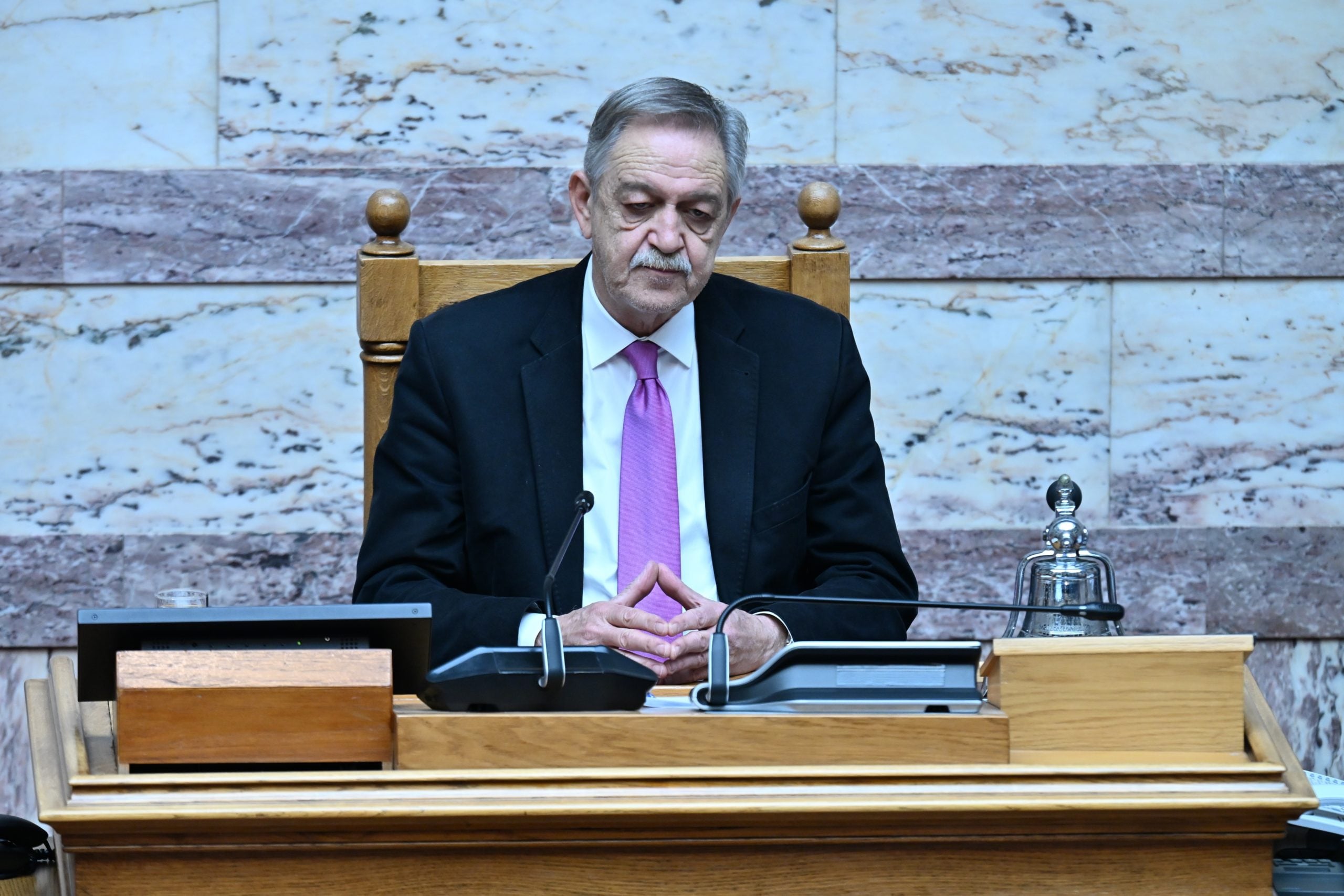 Η δήλωση του Πάρι Κουκουλόπουλου για τις δύο γυναίκες επικεφαλής ΚΟ στη Βουλή – ΒΙΝΤΕΟ