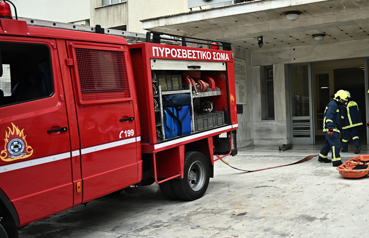 Πυρκαγιά σε λεωφορείο στο Ίλιον: Ελέγχθηκε άμεσα χωρίς τραυματισμούς