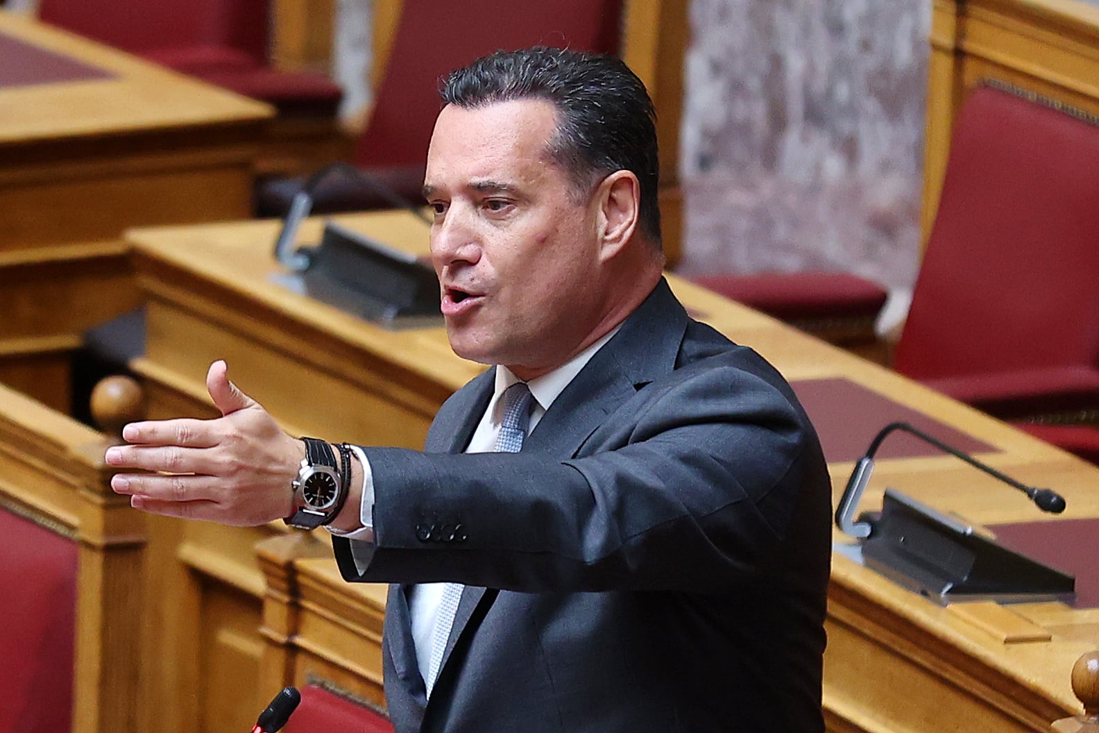 Γεωργιάδης: Το προσωπικό του νοσοκομείου Αγίου Νικολάου απαιτεί ελεύθερα σύνορα για τους παράτυπους μετανάστες – Δεν αξίζει να τους λαμβάνουμε υπόψη σε τίποτα