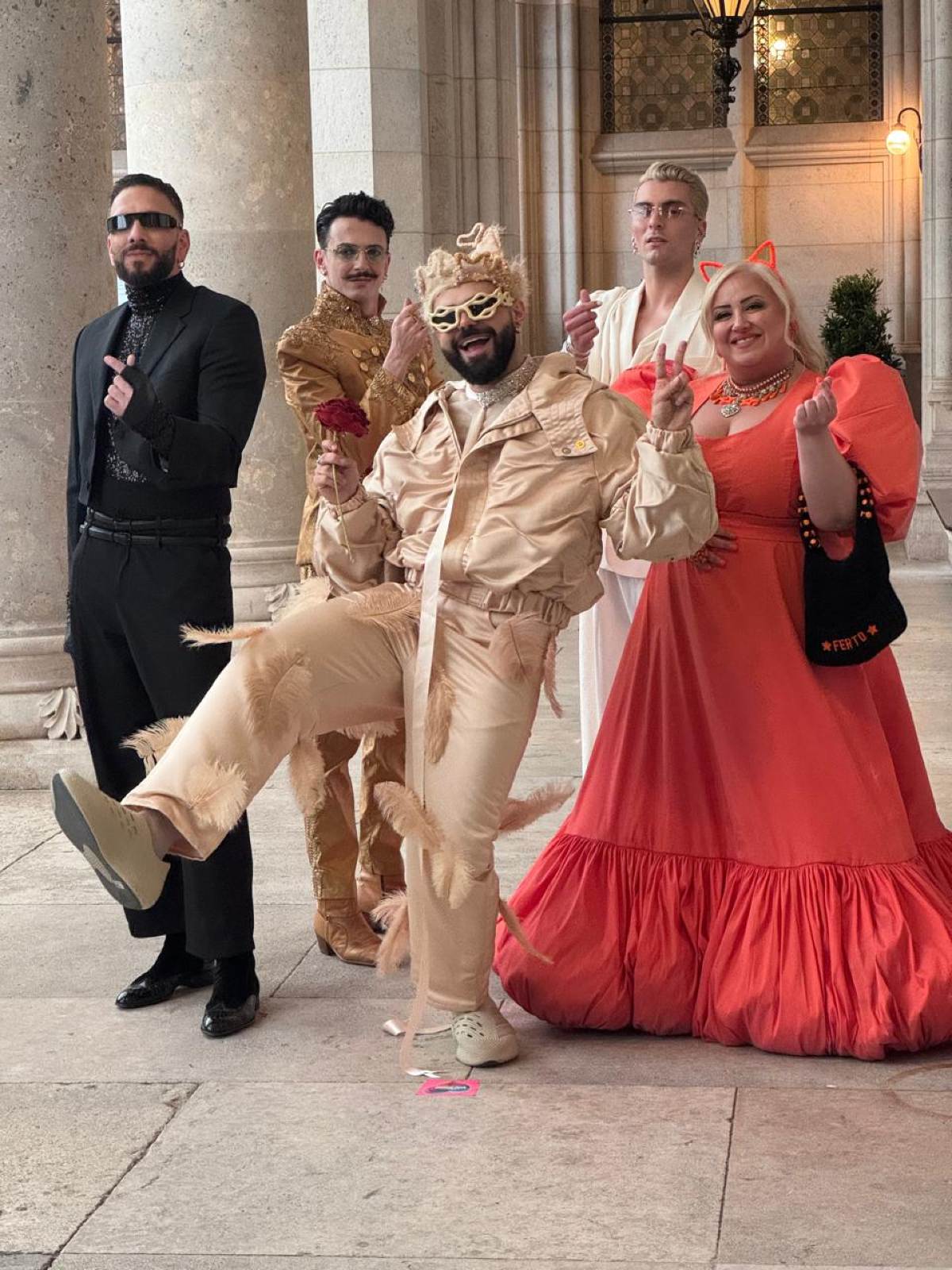 O Akylas στο τιρκουάζ χαλί της Eurovision