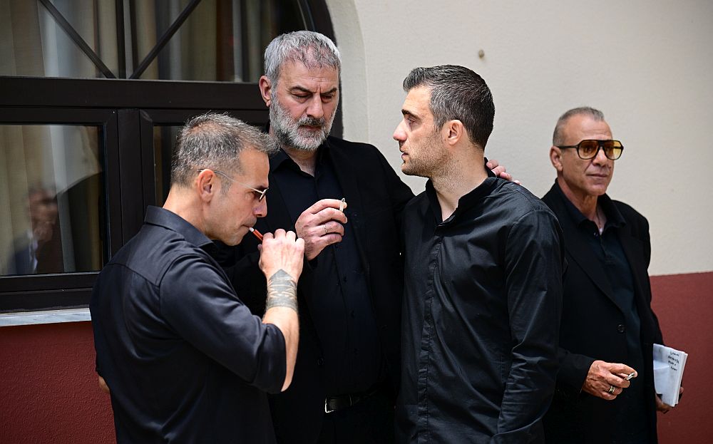 Κηδεία Μαστροκώστα: Το ελληνικό ποδόσφαιρο και η showbiz στο πλευρό του Δέλλα (Φωτογραφίες)