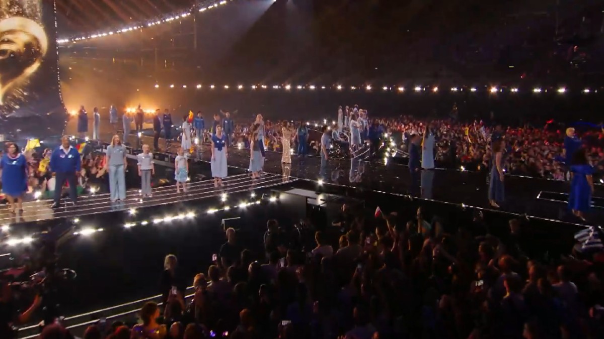 Eurovision 2026: Αποθέωση για τη Βίκυ Λέανδρος στο opening του Α’ Ημιτελικού 3 Η Βίκυ Λέανδρος στη Eurovision