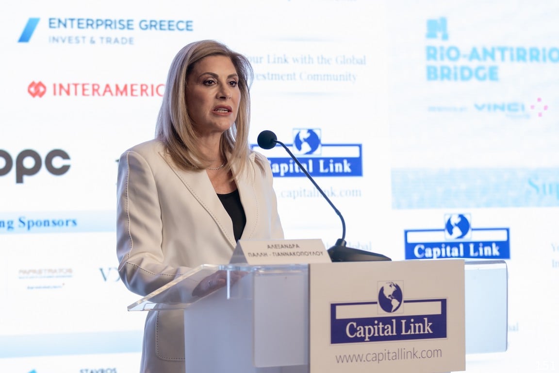 Η Αλεξάνδρα Πάλλη-Γιαννακοπούλου βραβεύτηκε με το “2026 Capital Link Βραβείο Ηγεσίας Βιωσιμότητας” 7 Η Αλεξάνδρα Πάλλη-Γιαννακοπούλου κατά την αντιφώνησή της μετά τη βράβευσή της με το 2026 Capital Link Sustainability Leadership Award.