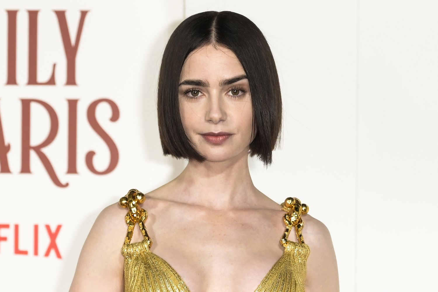 Lily Collins: Η ανάρτηση με ελληνικό «χρώμα» μία ημέρα πριν από τα γυρίσματα του «Emily in Paris» στη Μύκονο – ΦΩΤΟ