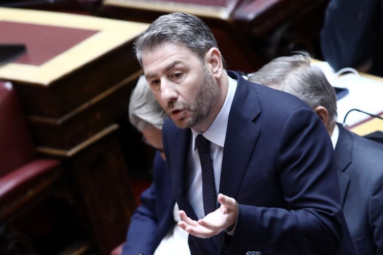 Κυβερνητικές πηγές: Το ΠΑΣΟΚ συνεχίζει την πτώση – Ο κ. Ανδρουλάκης γίνεται «πράσινη Ζωή»