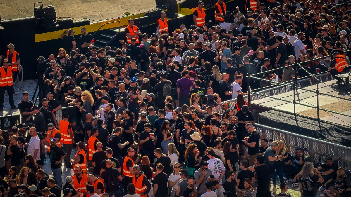 Το ΟΑΚΑ γεμίζει για τη συναυλία των Metallica