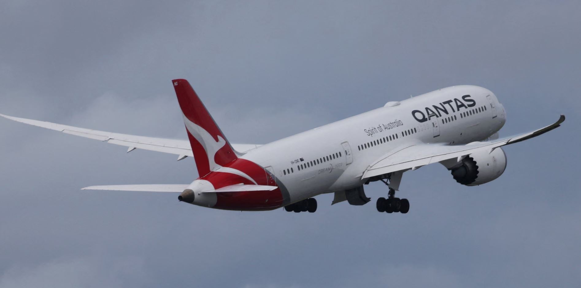 Σκηνές χάους σε πτήση της Qantas: Επιβάτης δάγκωσε αεροσυνοδό και ανάγκασε το αεροπλάνο να προσγειωθεί εκτάκτως στην Ταϊτή