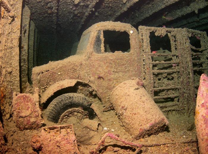 SS Thistlegorm: Το πιο εντυπωσιακό υποβρύχιο νεκροταφείο αυτοκινήτων παγκοσμίως (φώτο – βίντεο)