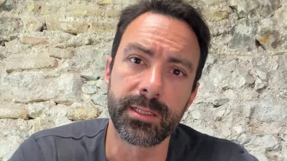 Home 61 Σάκης Τανιμανίδης για τις Πανελλήνιες: «Καμία βαθμολογία δεν αξίζει όσο η ζωή»