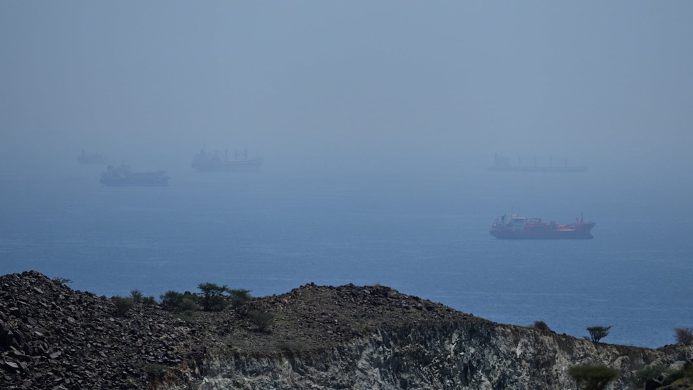 Η Maersk γνωστοποίησε ότι πλοίο της πέρασε τα Στενά του Ορμούζ με συνοδεία αμερικανικών στρατευμάτων