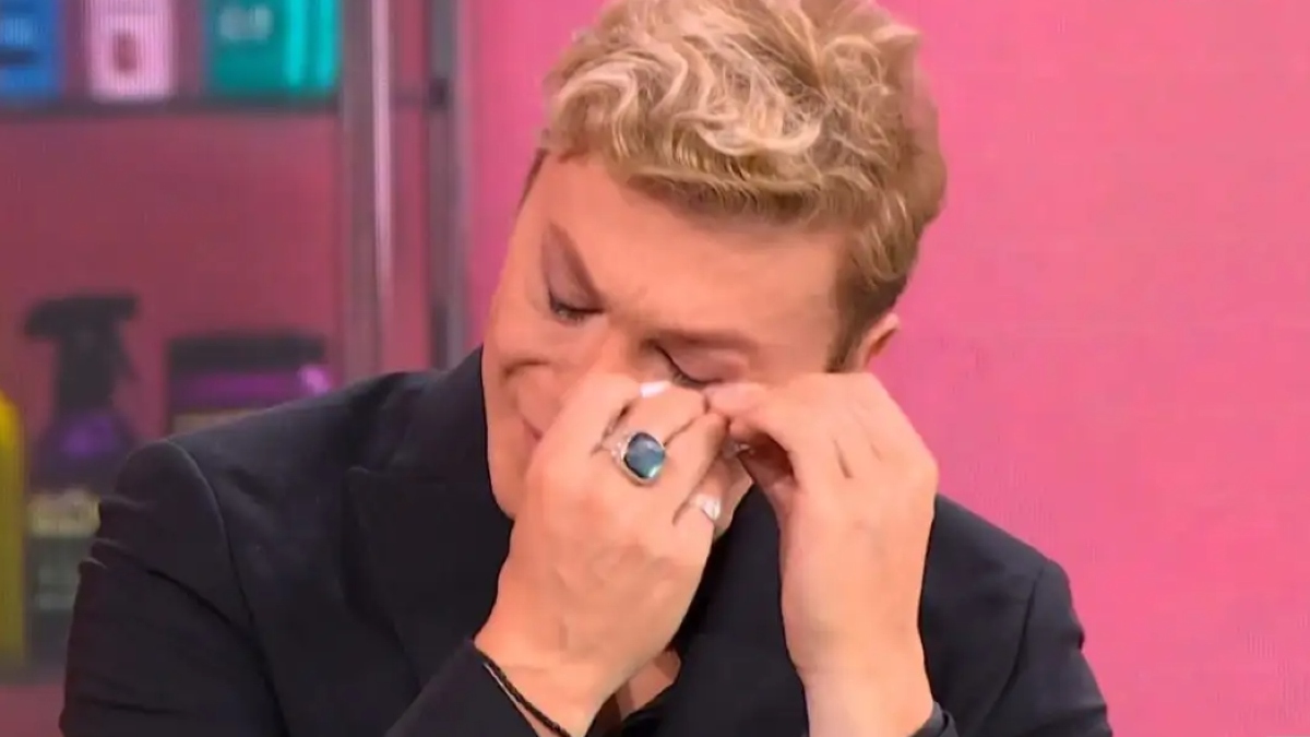 «Ράγισε» ο Τάκης Ζαχαράτος στο Moments: Τι τον έκανε να μην συγκρατήσει τα δάκρυά του