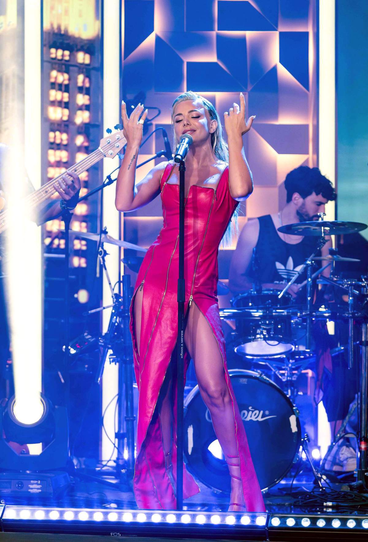 Josephine: Οι πρόσφατες αποκαλύψεις για τον Νίνο, η Eurovision και η συμμετοχή της σε επερχόμενη μεγάλη συναυλία (Βίντεο) 3 The 2Night Show Ζόζεφιν