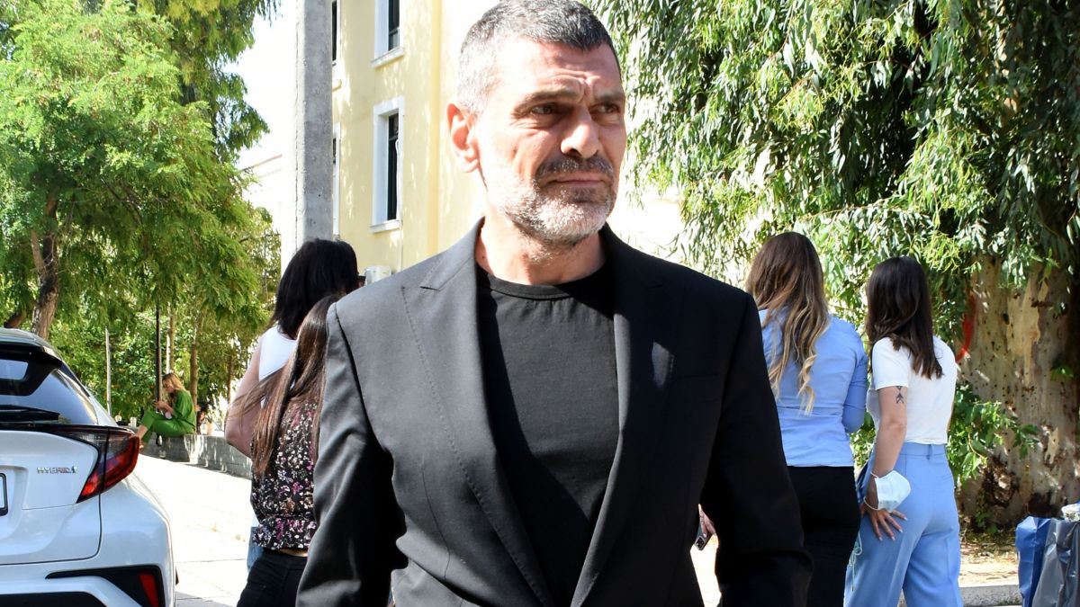 Δύσκολες στιγμές για τον Τόνυ Μαυρίδη – «Ραγίζει ψυχές» το «αντίο» στην αδελφή του