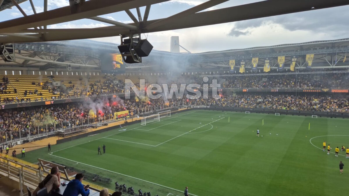 Ξεσηκωμός στην Allwyn Arena για την πρωταθλήτρια ΑΕΚ – Χιλιάδες οπαδοί της Ένωσης τραγουδούν στην προπόνηση πριν τη φιέστα