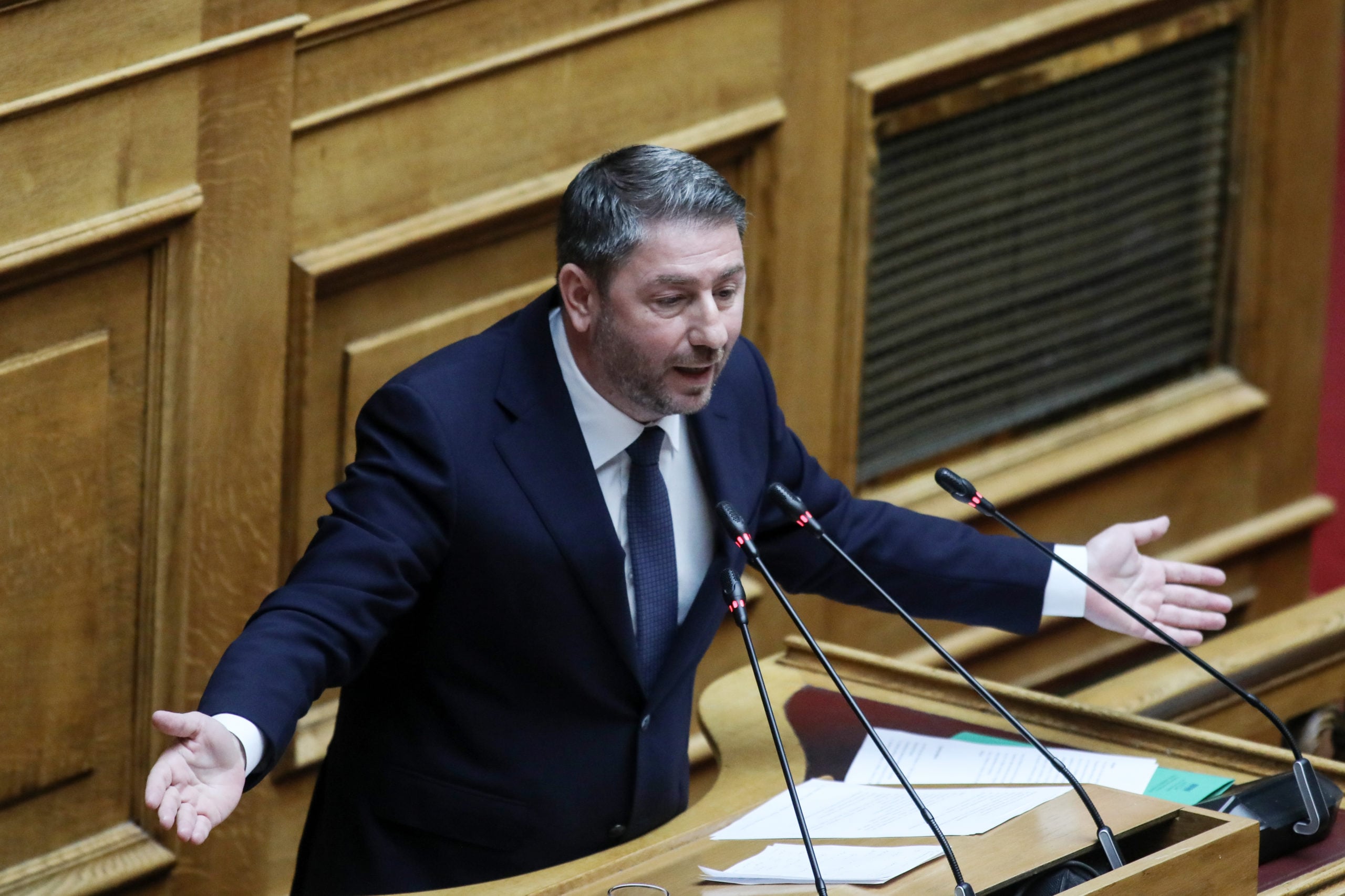 Ανδρουλάκης: Ο βασιλιάς είναι εκτεθειμένος – Ο κ. Μητσοτάκης παραβίασε το Σύνταγμα και τον κανονισμό της Βουλής από φόβο