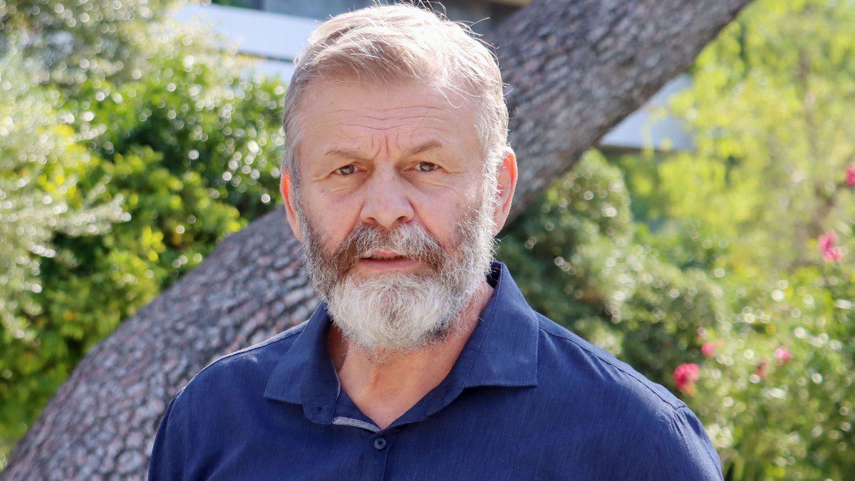 Γωγώ Μαστροκώστα: Που θα τελεστεί η κηδεία – Η επιλογή του Δέλλα και της κόρης τους 16 Ο Απόστολος Γκλέτσος