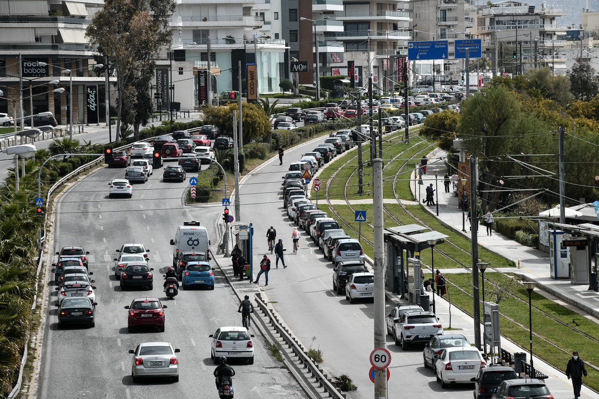 Ώρες αγωνίας χωρίς επίσημη πληροφόρηση για την έντονη οσμή στα Νότια Προάστια – Αναστατωμένοι οι κάτοικοι στις γειτονιές