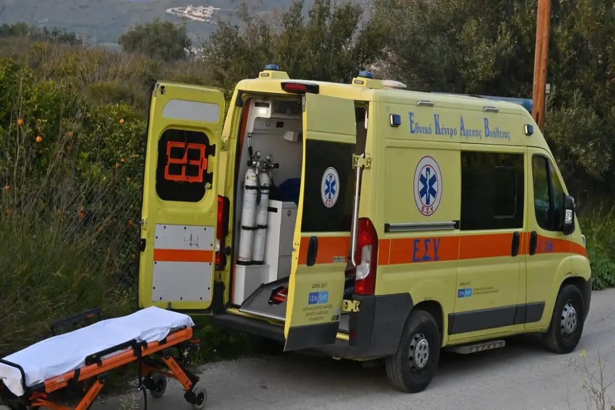 Άγιο Όρος: 48χρονος μοναχός παλεύει για τη ζωή του – Πήδηξε από κινούμενο ασθενοφόρο