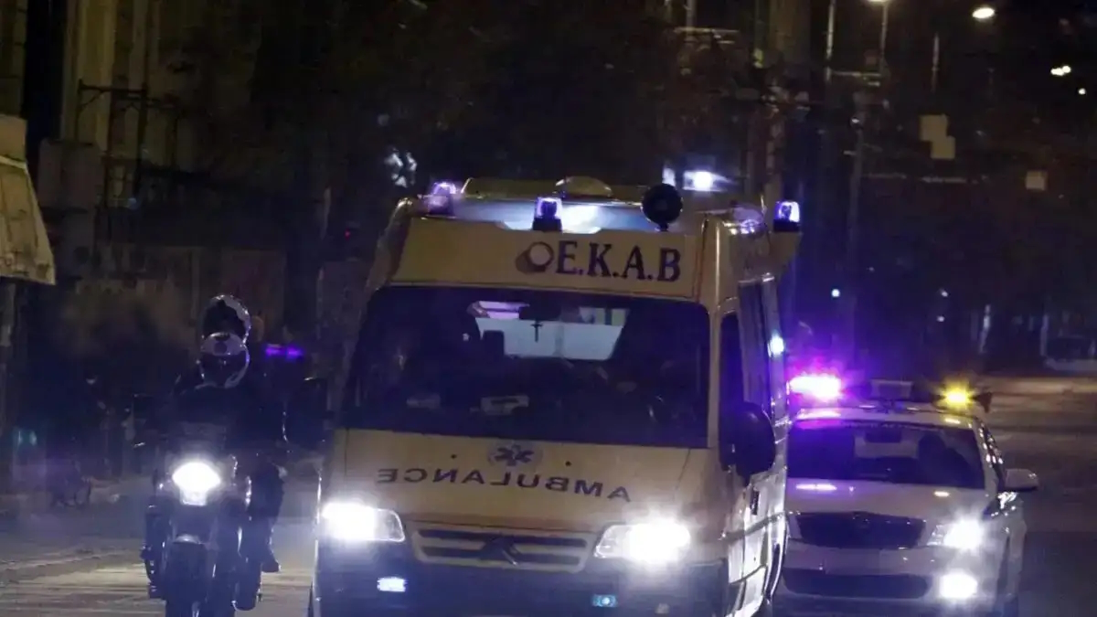 Σαλαμίνα: Βίντεο σοκ από την παράσυρση 12χρονης από περιπολικό