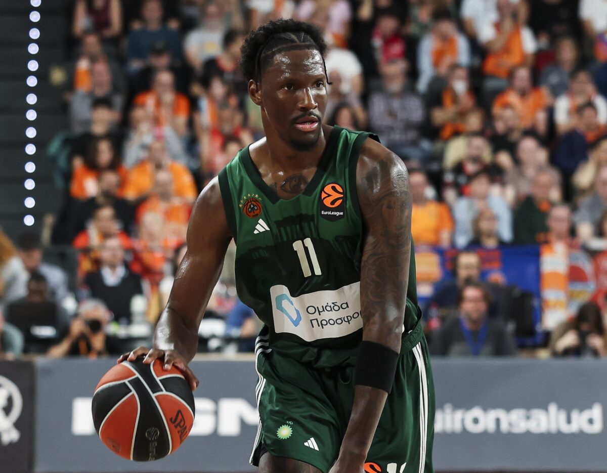 Βαλένθια – Παναθηναϊκός: Το εντυπωσιακό buzzer beater του Νάιτζελ Χέιζ Ντέιβις που «κλείδωσε» τη νίκη στην παράταση