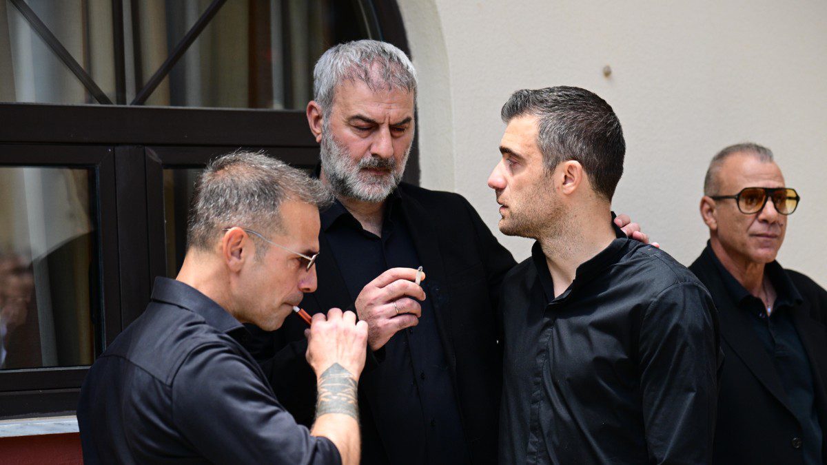 Home 87 Αποχαιρετισμός Μαστροκώστα: Το ελληνικό ποδόσφαιρο και η showbiz δίπλα στον Δέλλα (Φωτογραφίες)