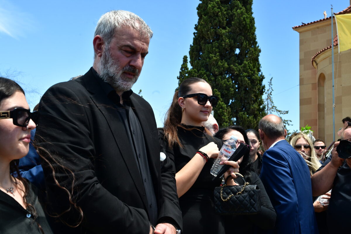 Τραϊανός Δέλλας στην αποχαιρετιστήρια τελετή της Γωγώς Μαστροκώστα: Στο τελευταίο κύμα σε έχασα, αναπαύσου αγάπη μου γιατί κουράστηκες πολύ