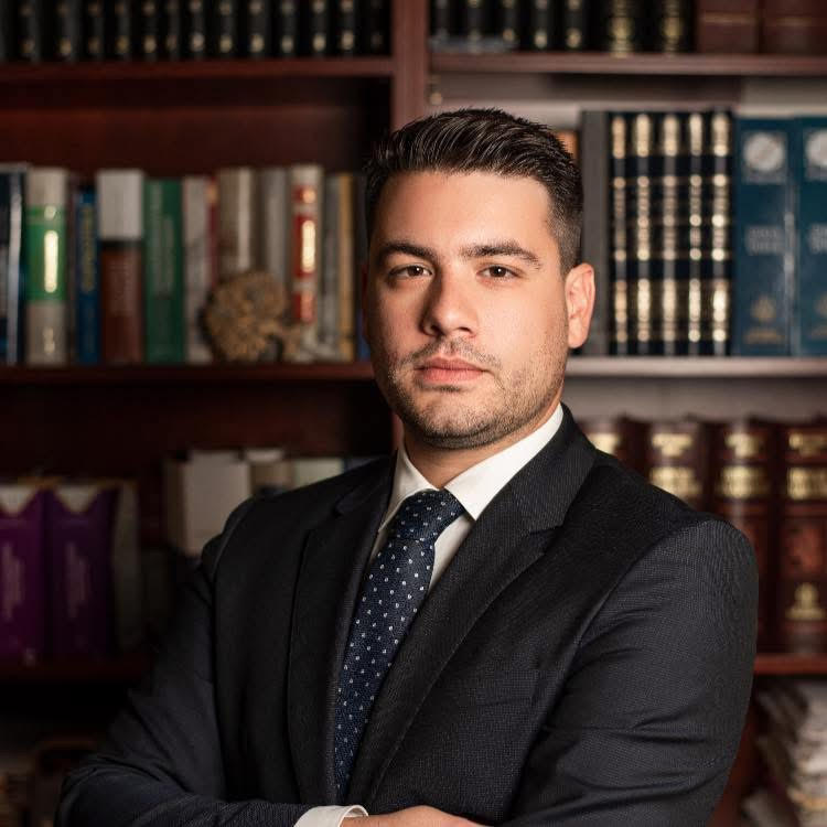 Ο δικηγόρος του 14χρονου Γιώργος Κριεμάδης

