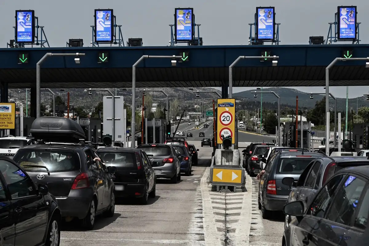 Πρωτομαγιά: Σε εξέλιξη η έξοδος του τριημέρου – Ουρές στα διόδια Ελευσίνας