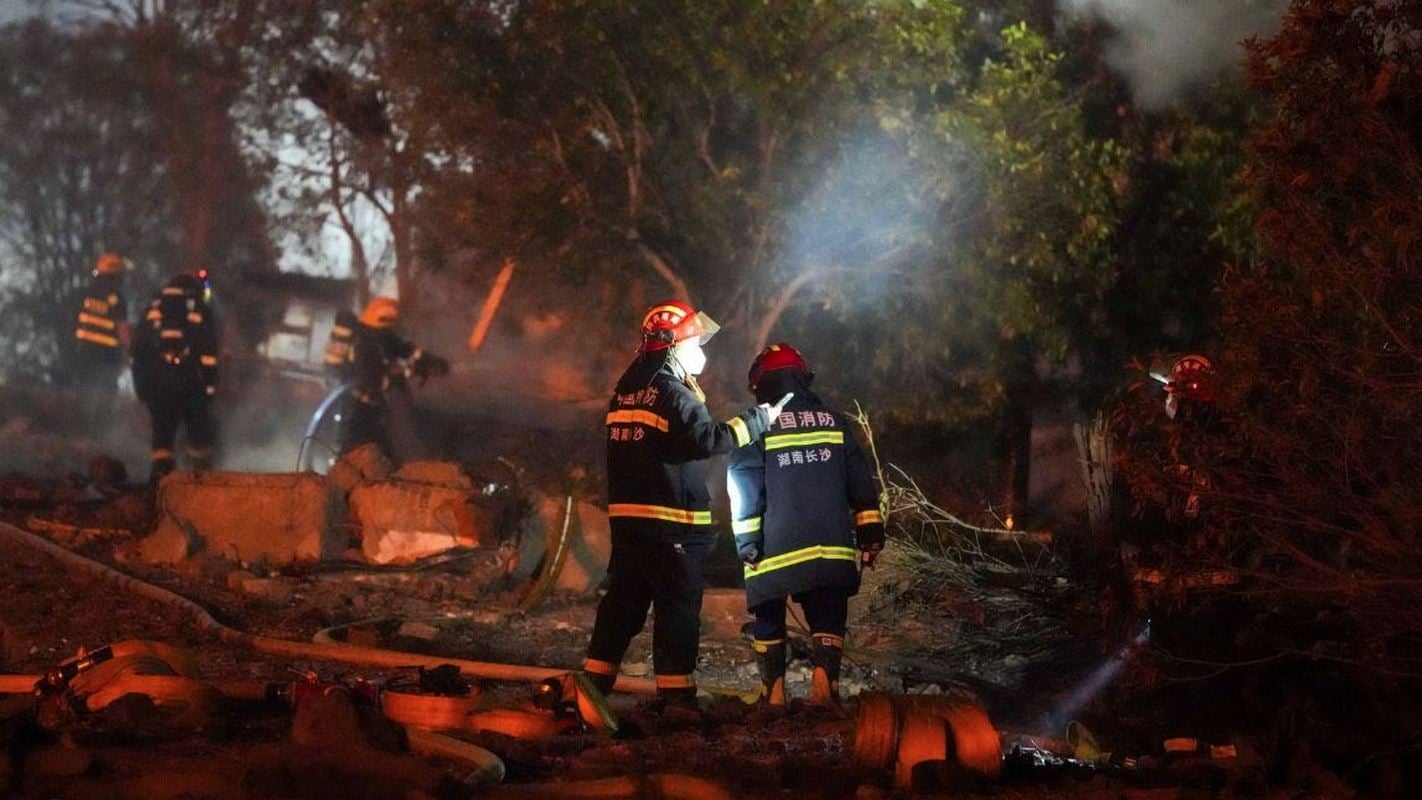Καταστροφική έκρηξη σε εργοστάσιο πυροτεχνημάτων στην Κίνα – Πάνω από 21 νεκροί και 61 τραυματίες
