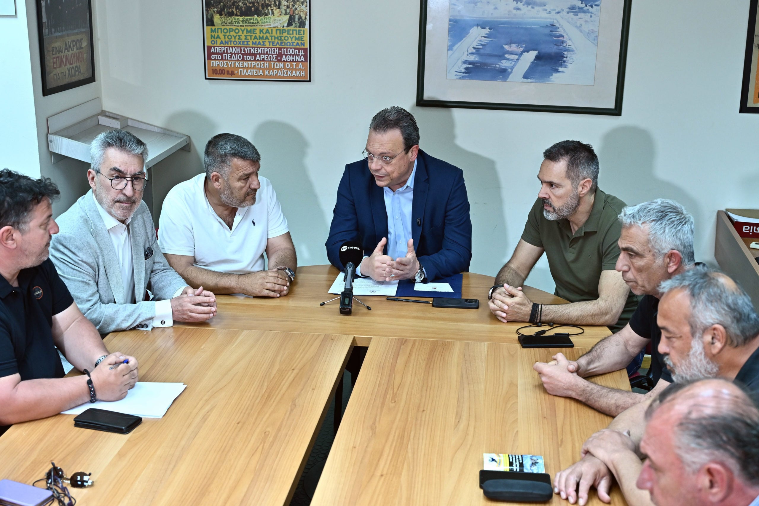 Φάμελλος στη συνάντηση με ΠΟΕ-ΟΤΑ: Απαραίτητη η Αυτοδιοίκηση με ενισχυμένες αρμοδιότητες και σταθερή χρηματοδότηση