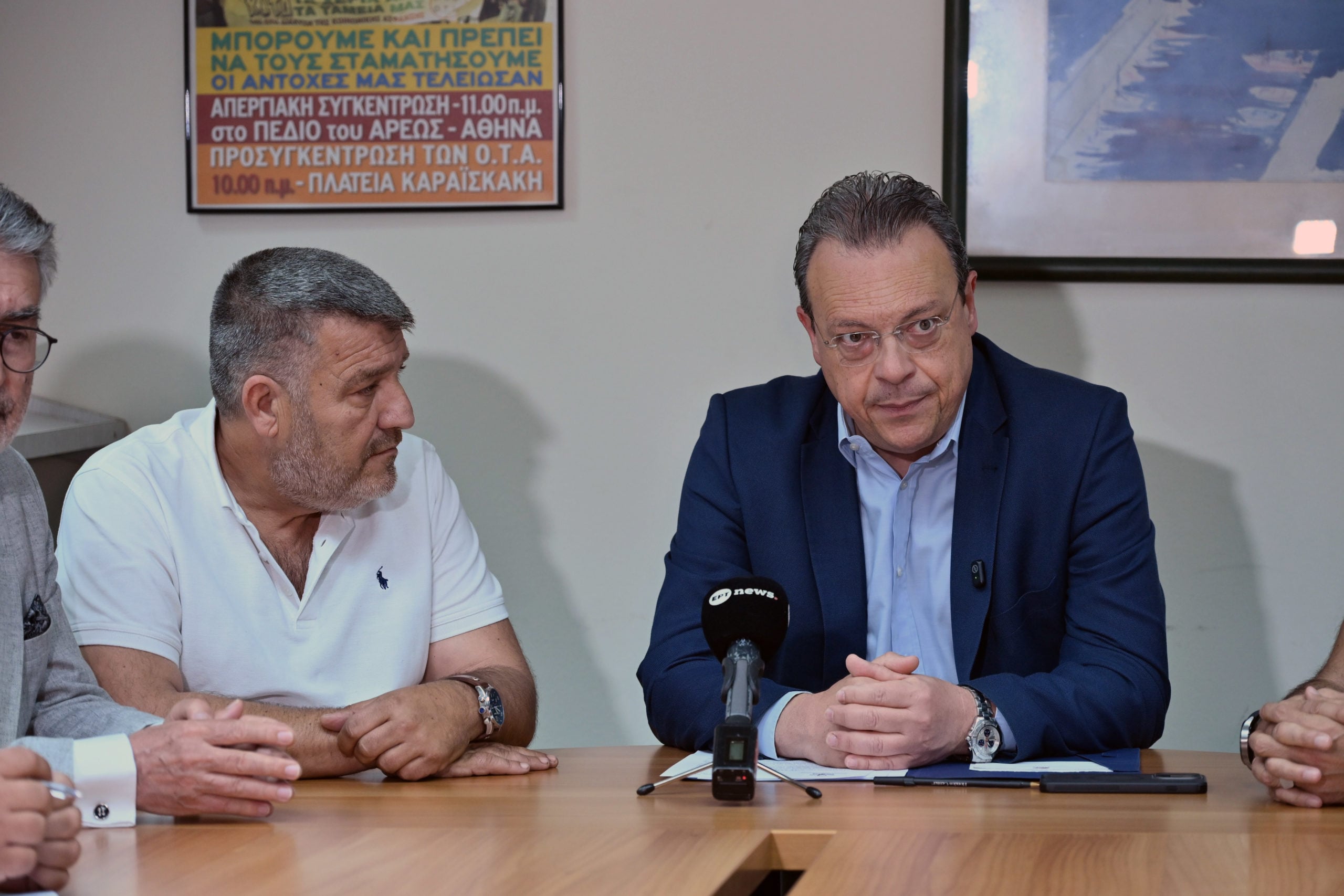 Φάμελλος στη συνάντηση με ΠΟΕ-ΟΤΑ: Απαραίτητη η Αυτοδιοίκηση με ενισχυμένες αρμοδιότητες και σταθερή χρηματοδότηση 2 Φάμελλος στη συνάντηση με ΠΟΕ-ΟΤΑ: Απαραίτητη η Αυτοδιοίκηση με ενισχυμένες αρμοδιότητες και σταθερή χρηματοδότηση