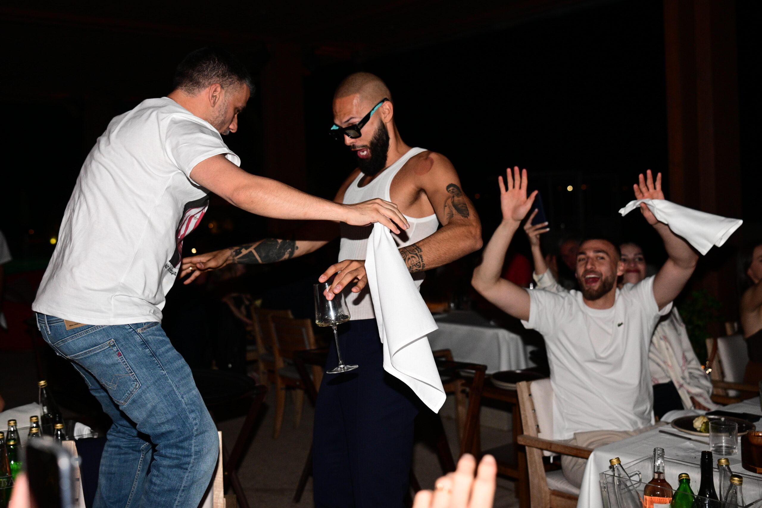 Ολυμπιακός: Ο ξέφρενος χορός του Εβάν Φουρνιέ στο γλέντι για την κατάκτηση της Euroleague