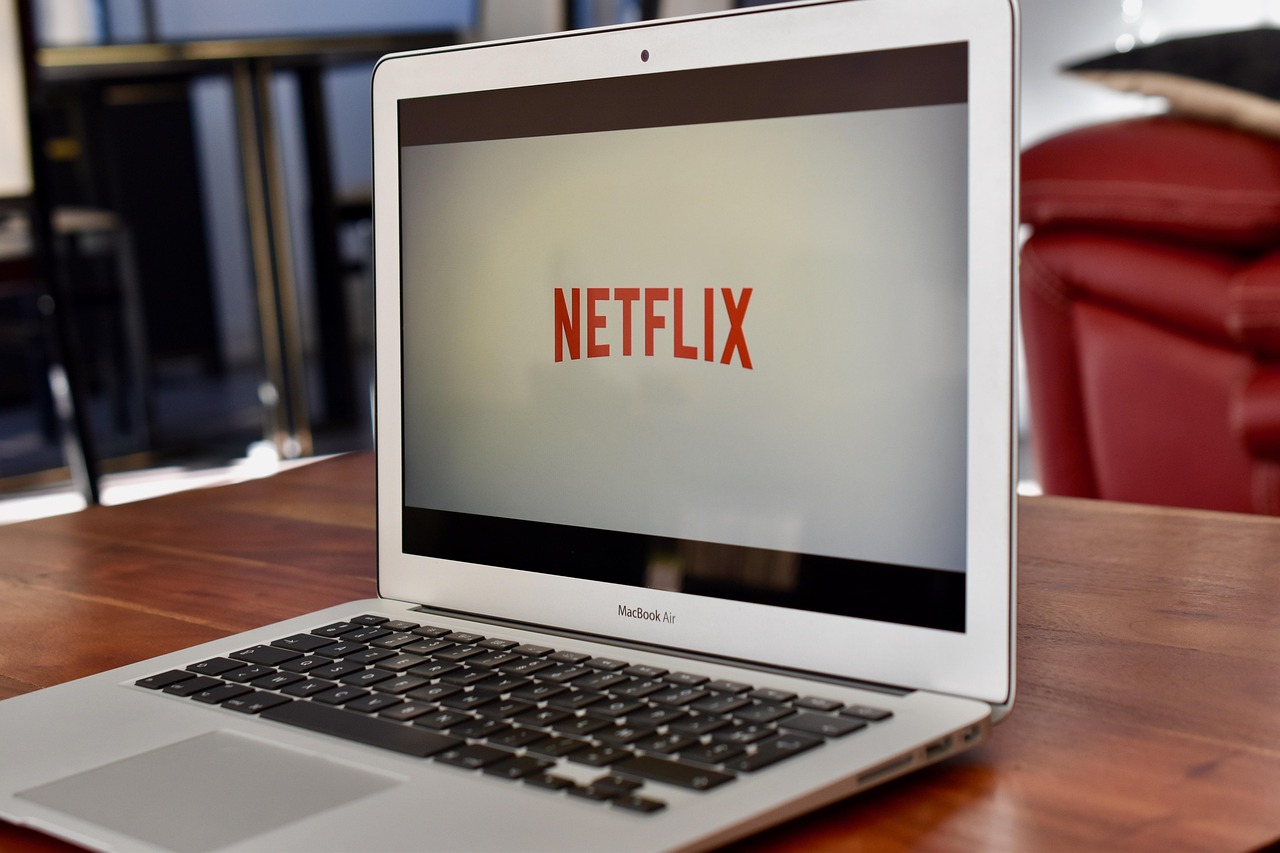 Γιατί οι σειρές στο Netflix φαίνονται «πεθαμένες»; Το απλό κόλπο που τις ζωντανεύει