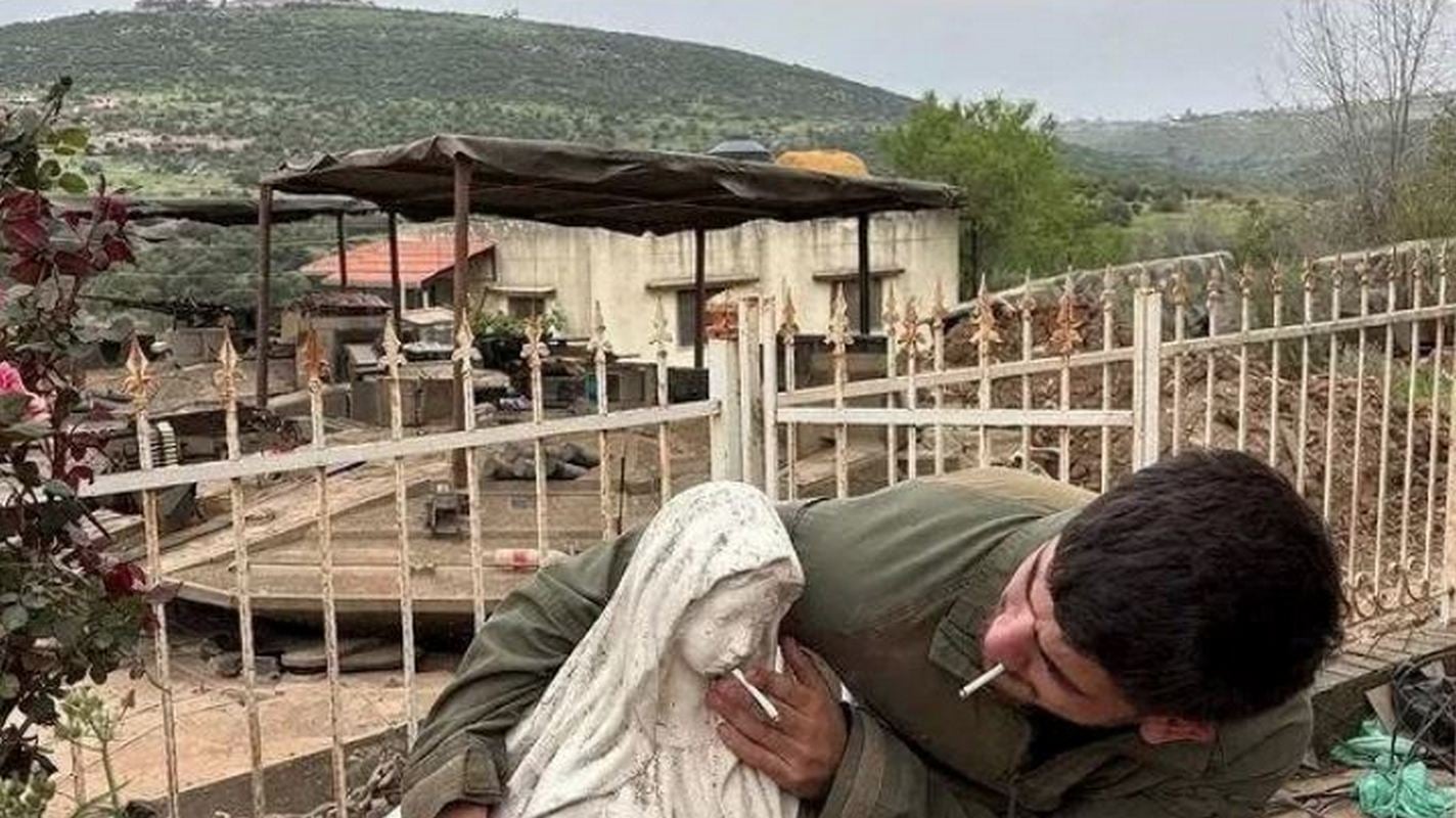 Σύγκρουση στη Μέση Ανατολή: Ισραηλινός στρατιώτης… καταστρέφει άγαλμα της Παναγίας στο νότιο Λίβανο