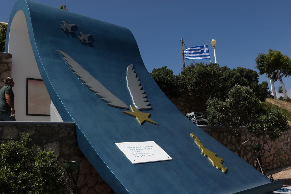 Τάκης Θεοδωρικάκος για τον σμηναγό Κωνσταντίνο Ηλιάκη: Το χαμόγελό του θα μας εμπνέει αιώνια