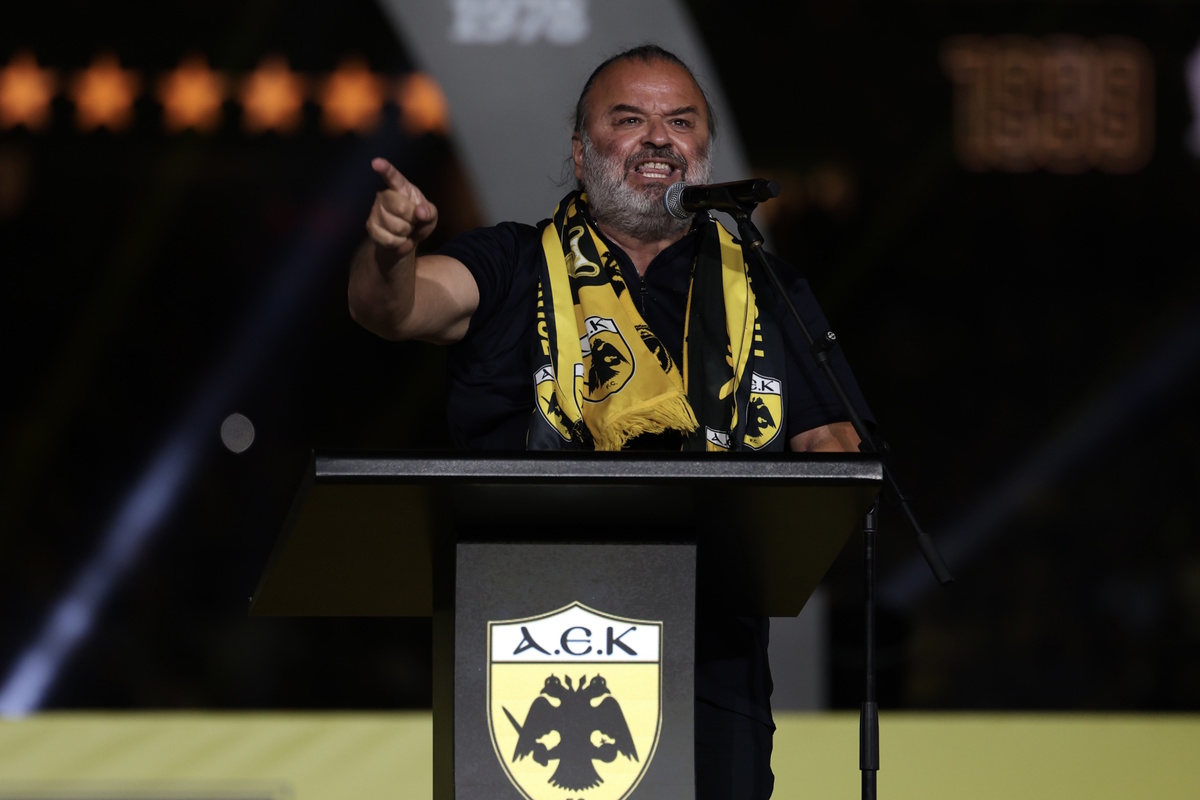 Η ΑΕΚ κατέκτησε ξανά το τρόπαιο στη Νέα Φιλαδέλφεια! Η στέψη της πρωταθλήτριας και η εντυπωσιακή κιτρινόμαυρη γιορτή με τον εκπληκτικό Ηλιόπουλο