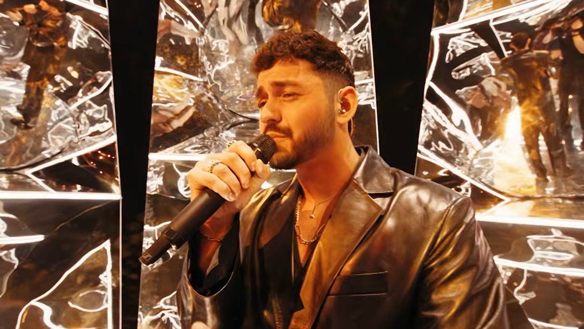 Eurovision: Απίστευτο περιστατικό κατά την εμφάνιση του Ισραήλ – Διαδηλωτής συνελήφθη στην αρένα!