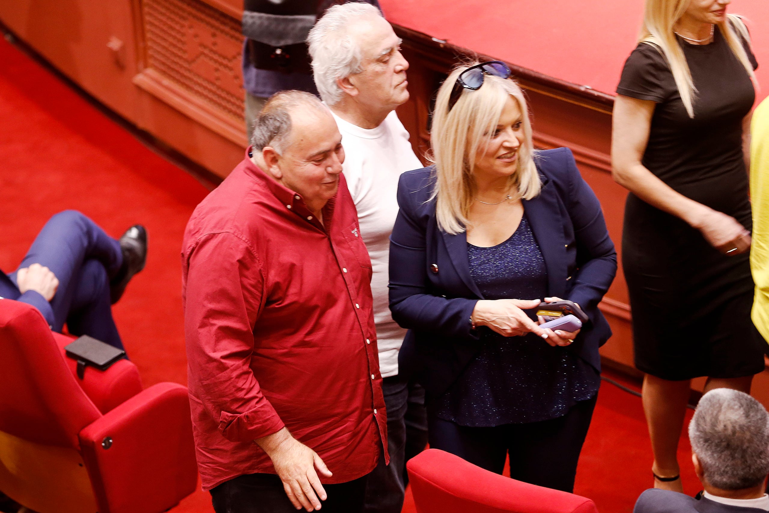 «Ελπίδα για τη Δημοκρατία» το κόμμα της Μαρία Καρυστιανού – Το μαύρο τριαντάφυλλο, η έκπληξη με την Μουτσάτσου και οι παρουσίες στο «Ολύμπιον»
