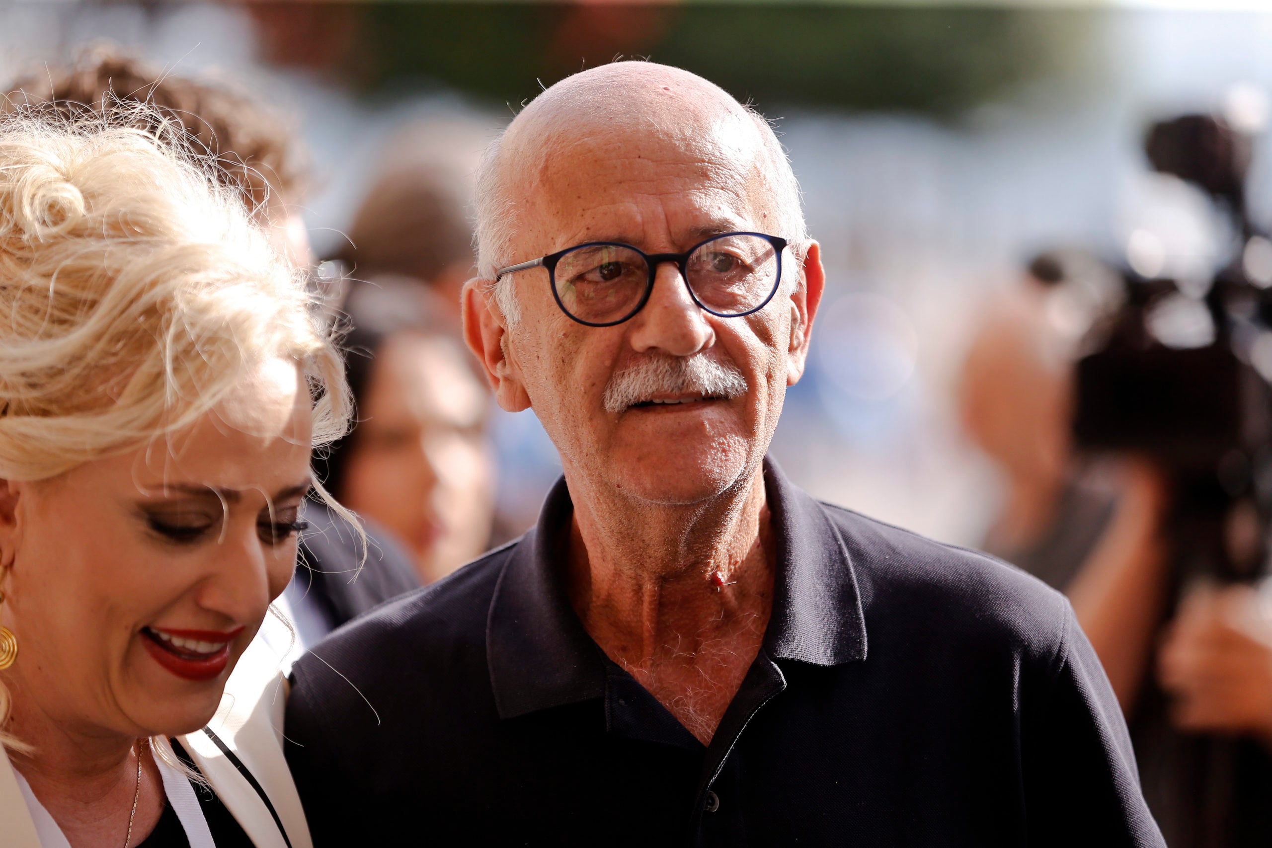 «Ελπίδα για τη Δημοκρατία» το κόμμα της Μαρία Καρυστιανού – Το μαύρο τριαντάφυλλο, η έκπληξη με την Μουτσάτσου και οι παρουσίες στο «Ολύμπιον»