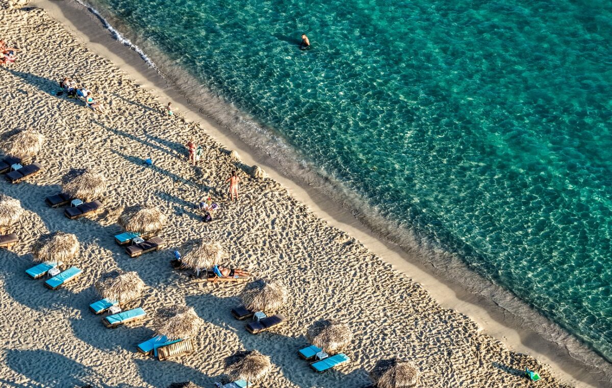 Καιρός σήμερα: Ζέστη και άνεμοι έως 5 μποφόρ