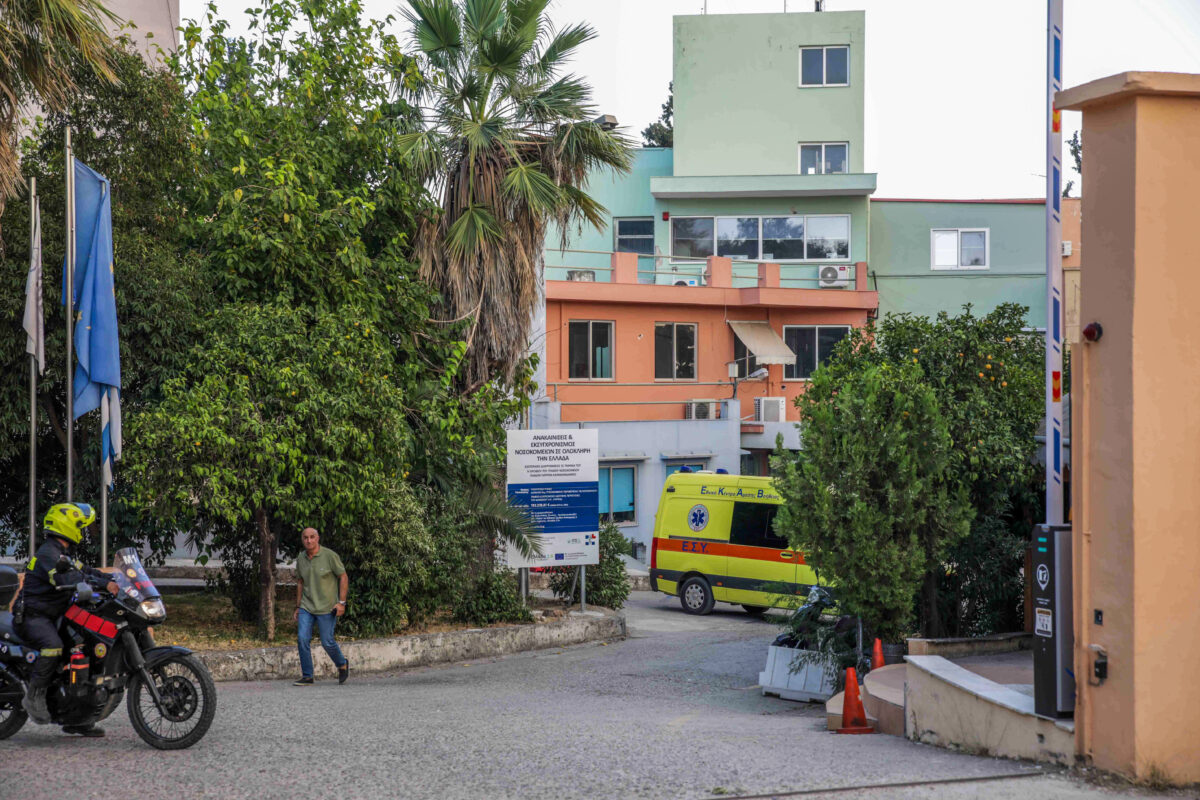Αμαλιάδα: Άγρια επίθεση 13χρονων σε συμμαθήτριά τους – Τις χώρισε η καθηγήτριά τους, στο νοσοκομείο το θύμα
