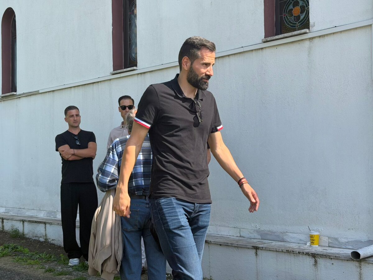 Αποχαιρετισμός Παρασκευά Άντζα: Βαθύ πένθος και θλίψη στη Δράμα – «Πάντα νοιαζόταν για τους άλλους, ακόμα και στην κατάστασή του» 7 Κηδεία Παρασκευά Άντζα