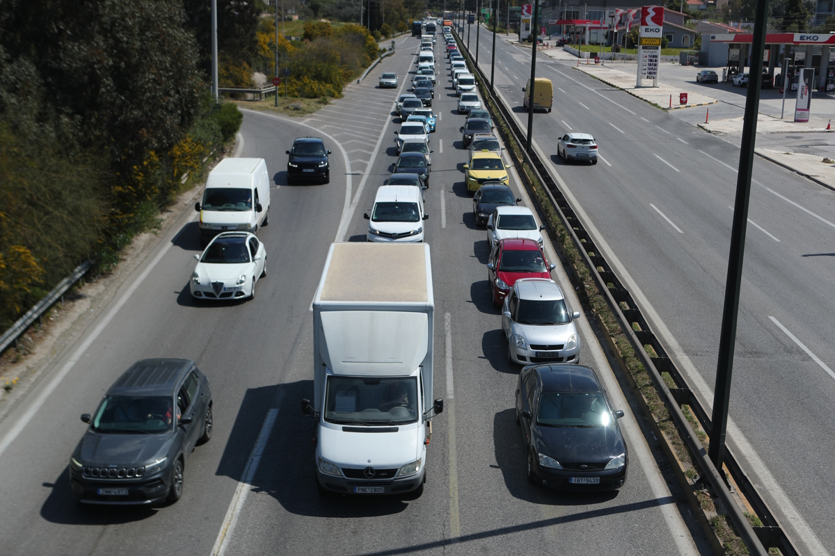 Οι εκδρομείς της Πρωτομαγιάς επιστρέφουν, ζωντανά η κυκλοφορία στις εθνικές οδούς
