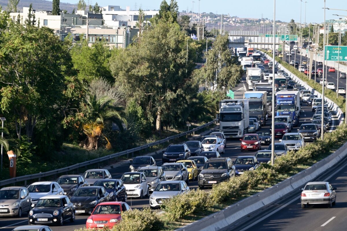 Κυκλοφοριακό χάος: Μποτιλιάρισμα στην Κηφισίας από τη συναυλία των Metallica – Στα «κόκκινα» και ο Κηφισός
